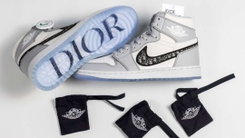 Membeli Sneaker Puluhan Miliar